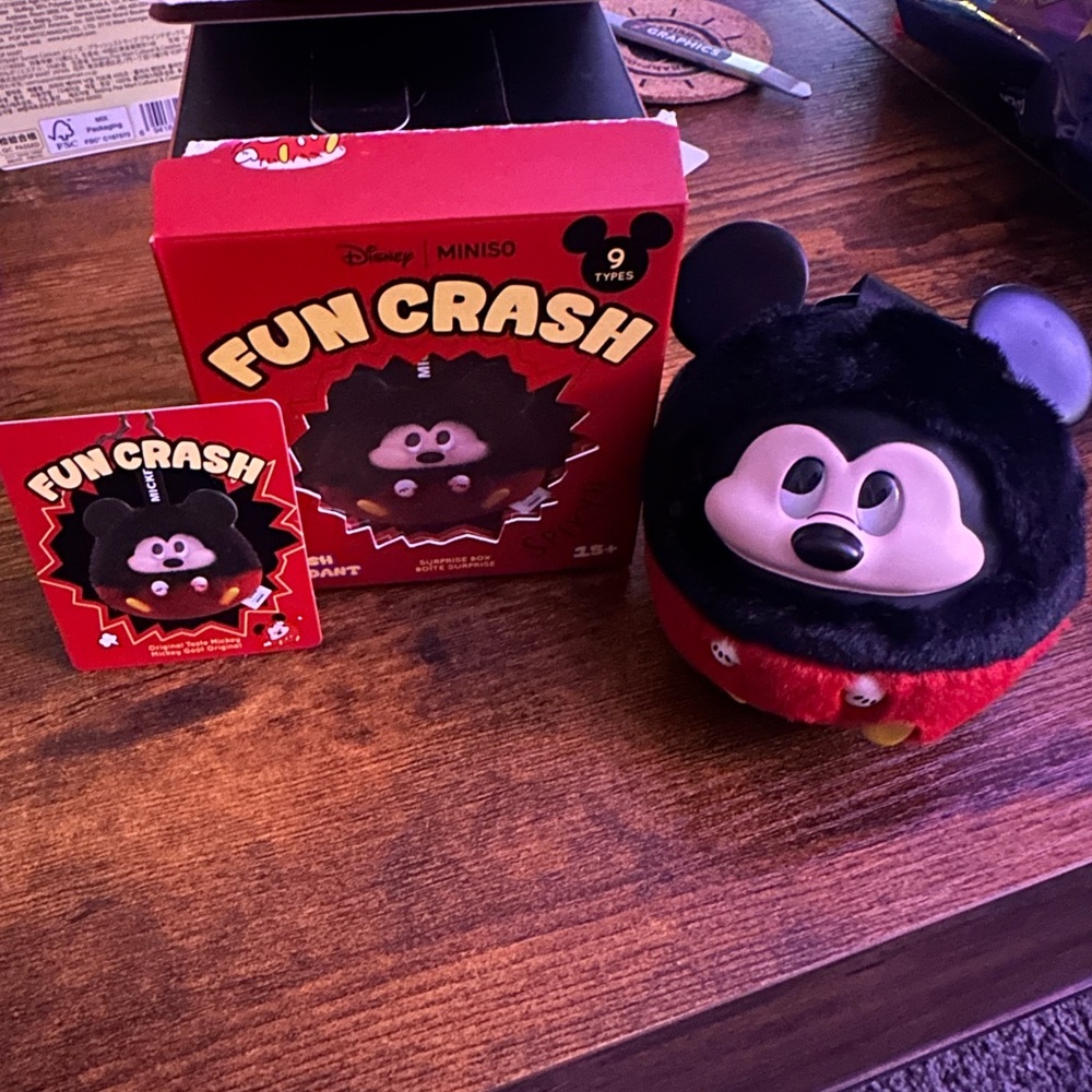 Fun Crash Plush Pendant - Black